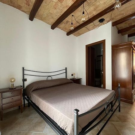 Bed and Breakfast La Vie En Rose Fondi Exterior foto