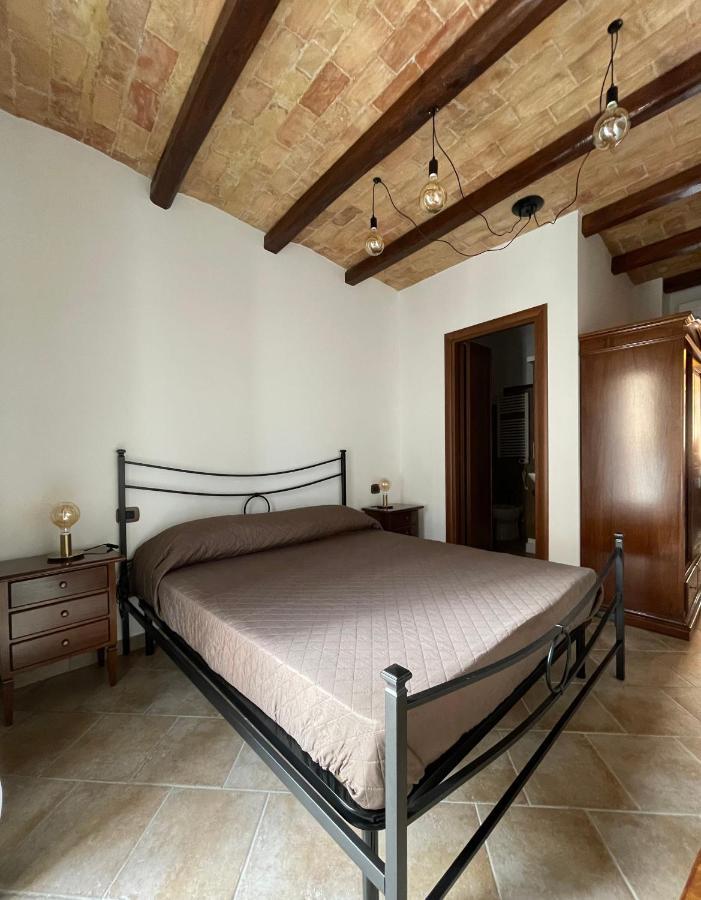 Bed and Breakfast La Vie En Rose Fondi Exterior foto