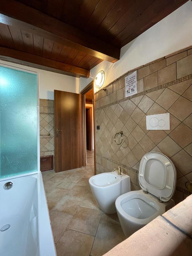 Bed and Breakfast La Vie En Rose Fondi Exterior foto